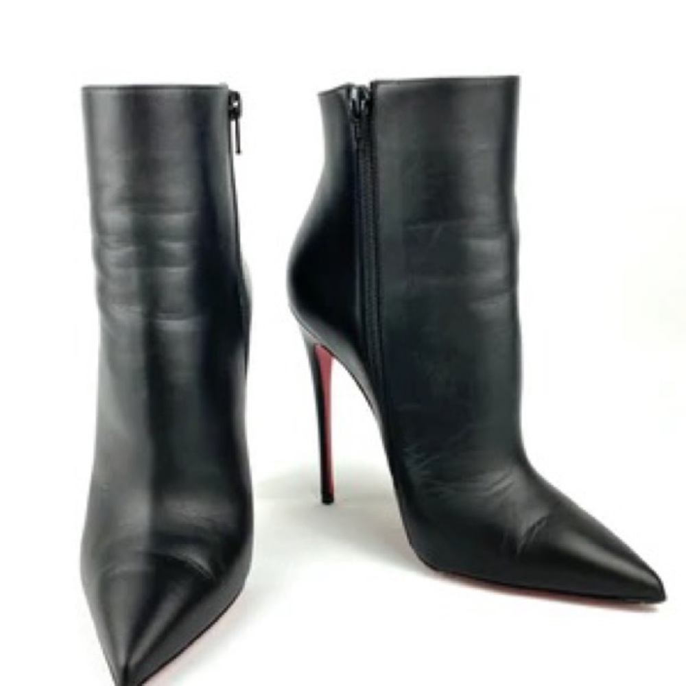 ISO Christian Louboutin So Kate 120 Booty